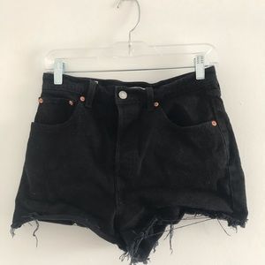 Levi’s high-wasted black shorts